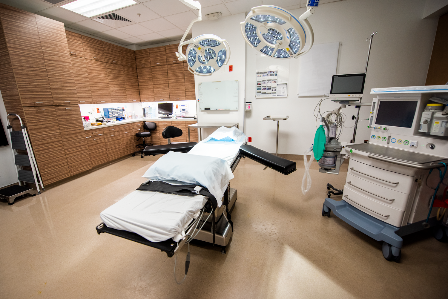 Naples Plastic Surgery Surgical Room